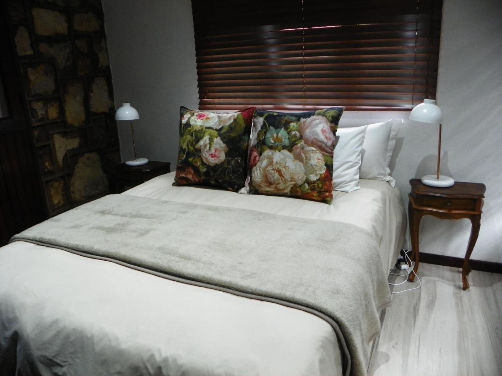 Critchley Hackle Lodge Dullstroom Rum bild